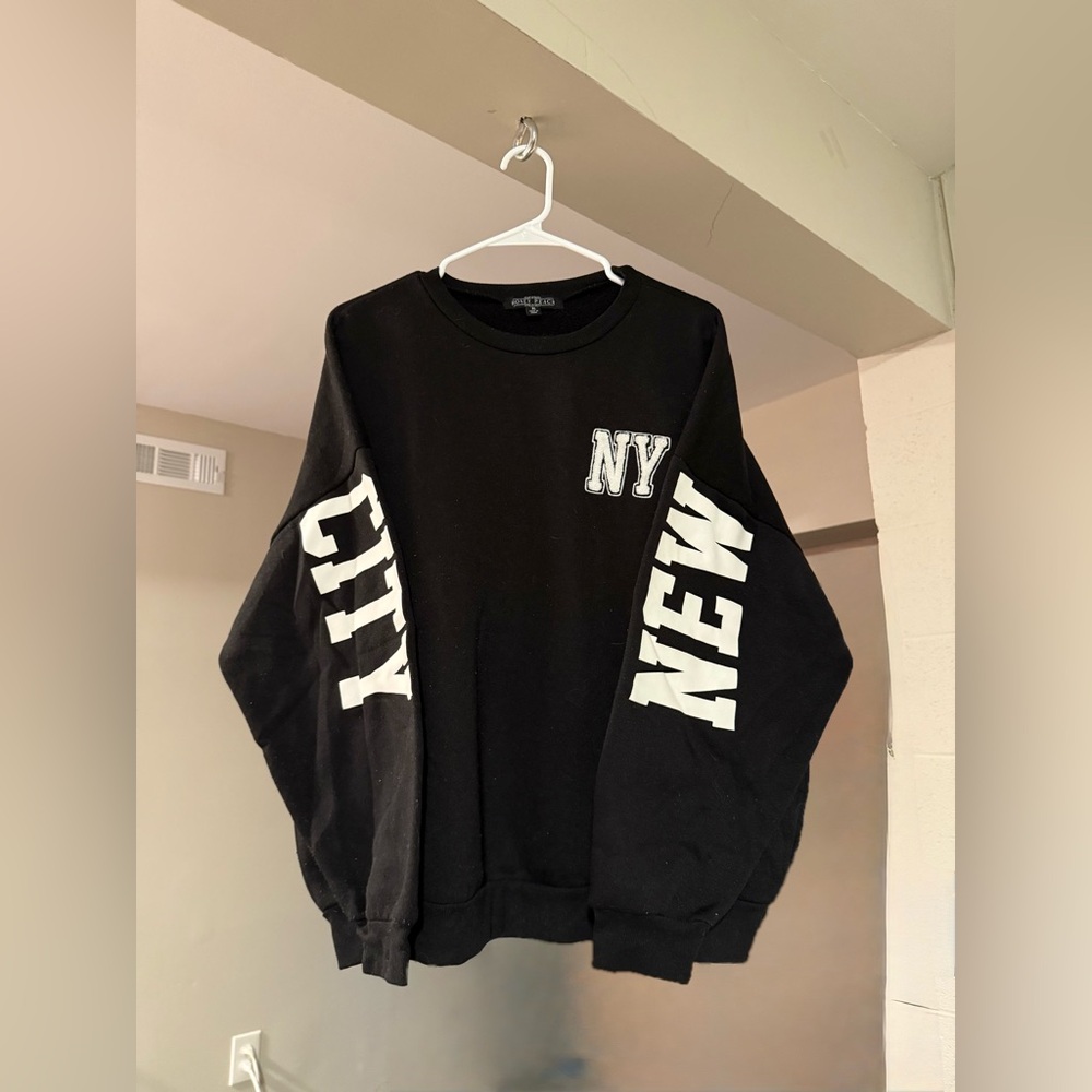 ✨NYC CREWNECK✨